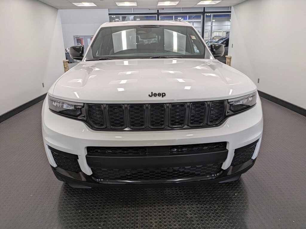2024 Jeep Grand Cherokee Altitude X photo 2