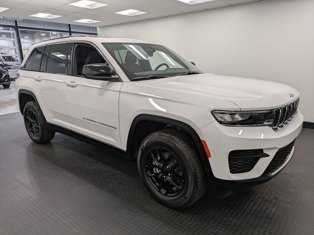2024 Jeep Grand Cherokee Limited photo 3