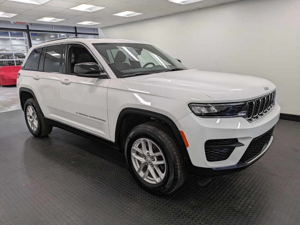 2024 Jeep Grand Cherokee Laredo X photo 3