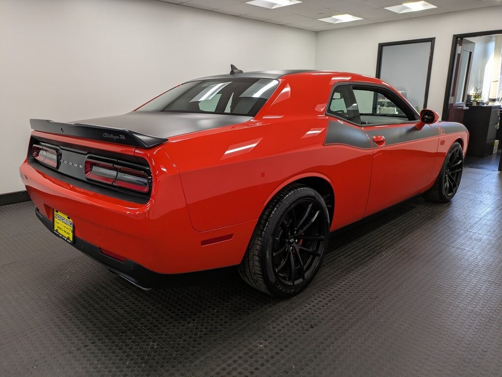 2023 Dodge Challenger R/T photo 4