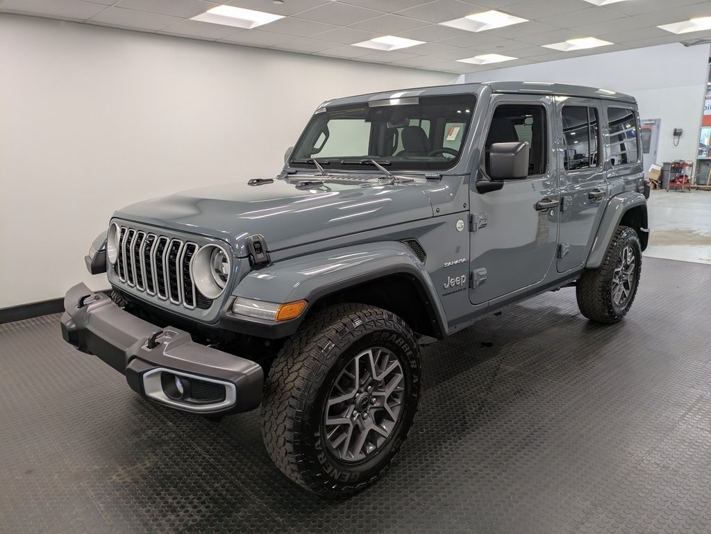 2024 Jeep Wrangler 4-Door Sahara's photo