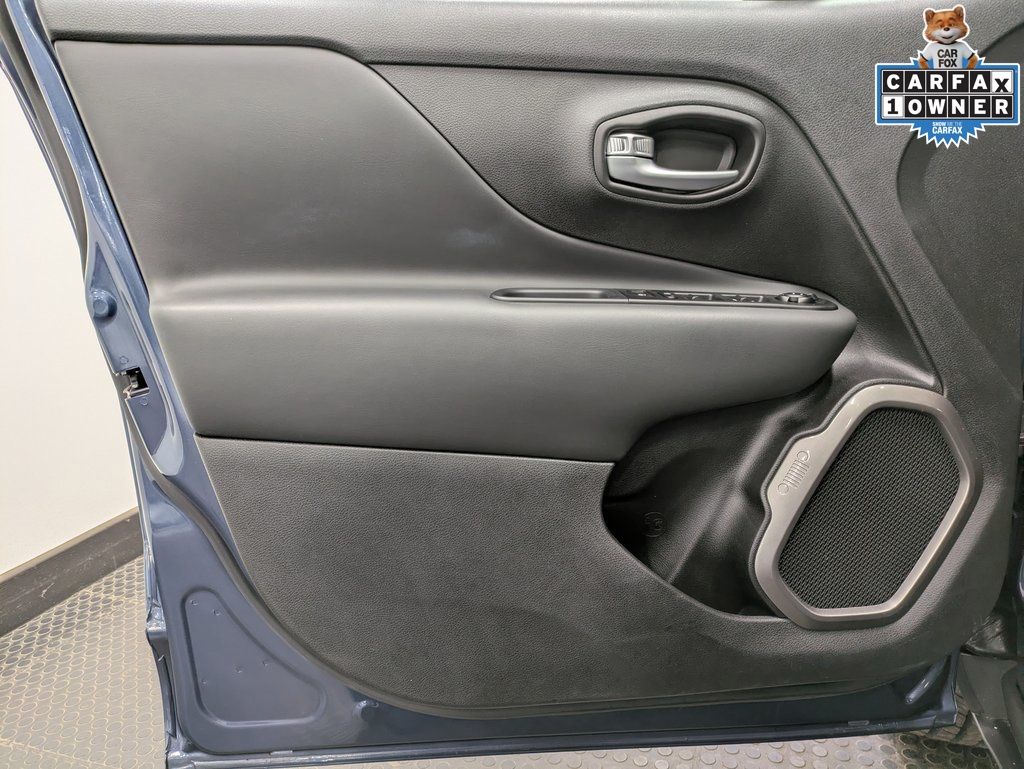 2022 Jeep Renegade Limited photo 3