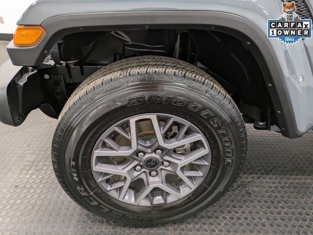 2024 Jeep Wrangler Sahara photo 6