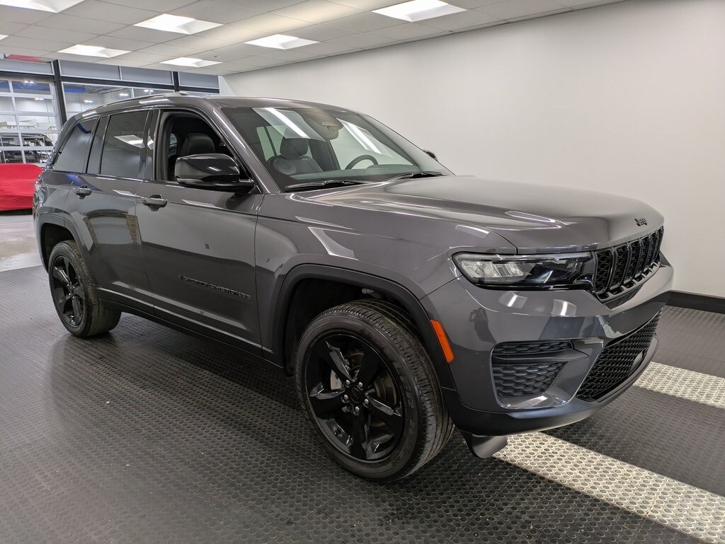 2024 Jeep Grand Cherokee Altitude X photo 3