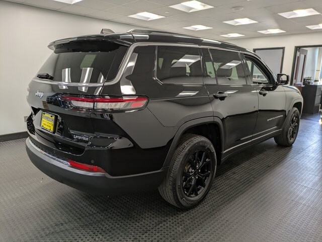 2022 Jeep Grand Cherokee Limited photo 2