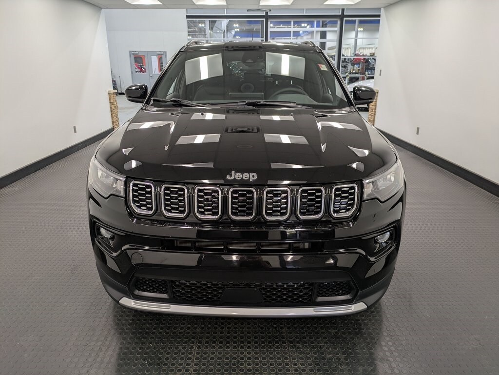 2024 Jeep Compass Limited photo 2