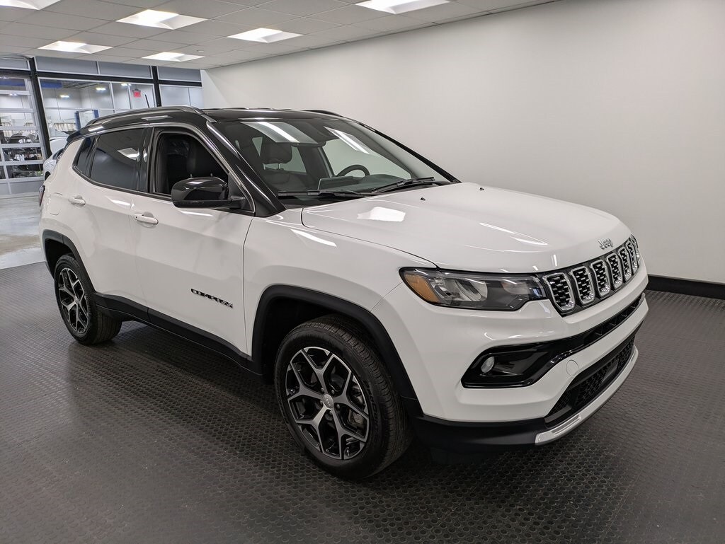 2024 Jeep Compass Limited photo 3
