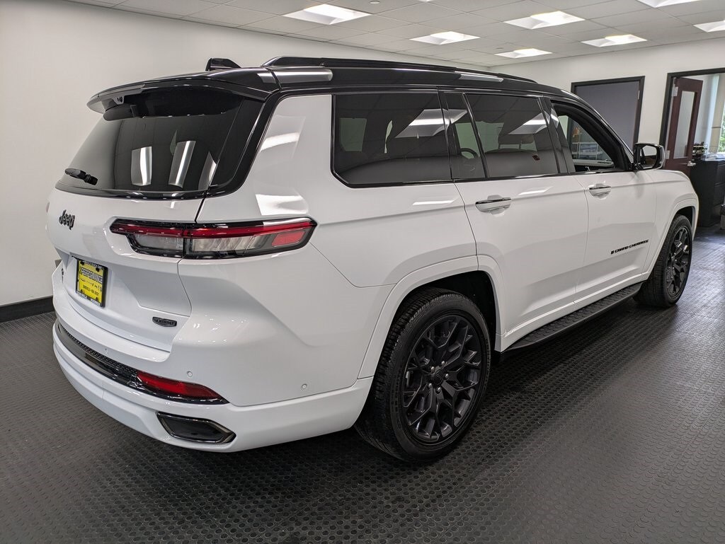 2024 Jeep Grand Cherokee L Summit photo 4