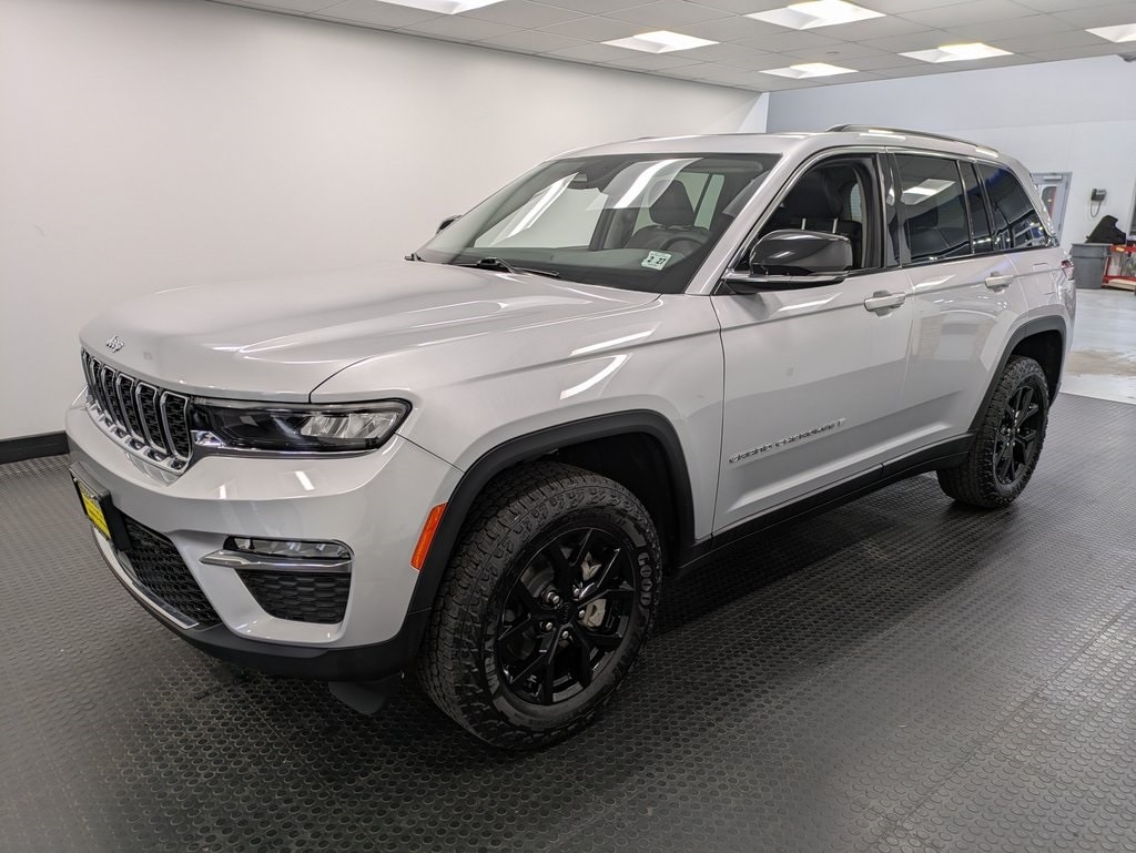 2022 Jeep Grand Cherokee Limited's photo
