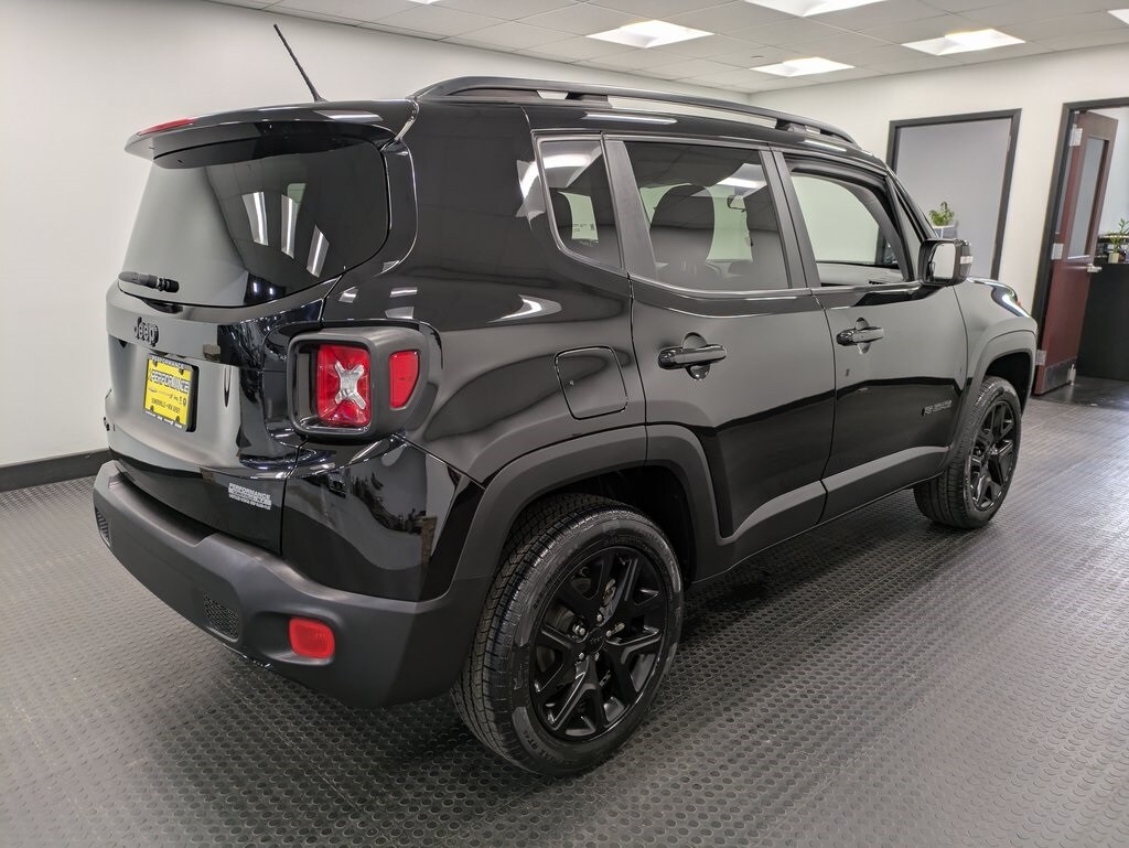 2017 Jeep Renegade Latitude North Edition photo 2