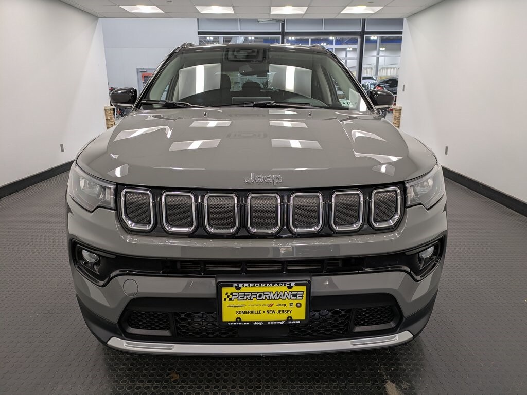 2022 Jeep Compass Limited photo 2