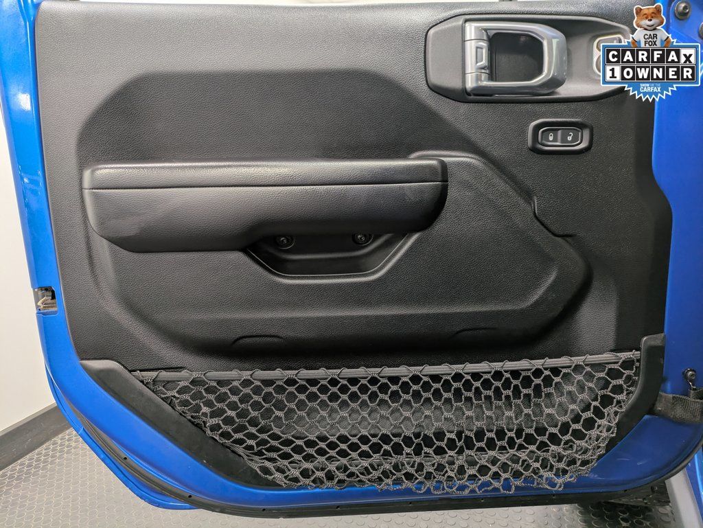 2021 Jeep Gladiator Willys photo 3