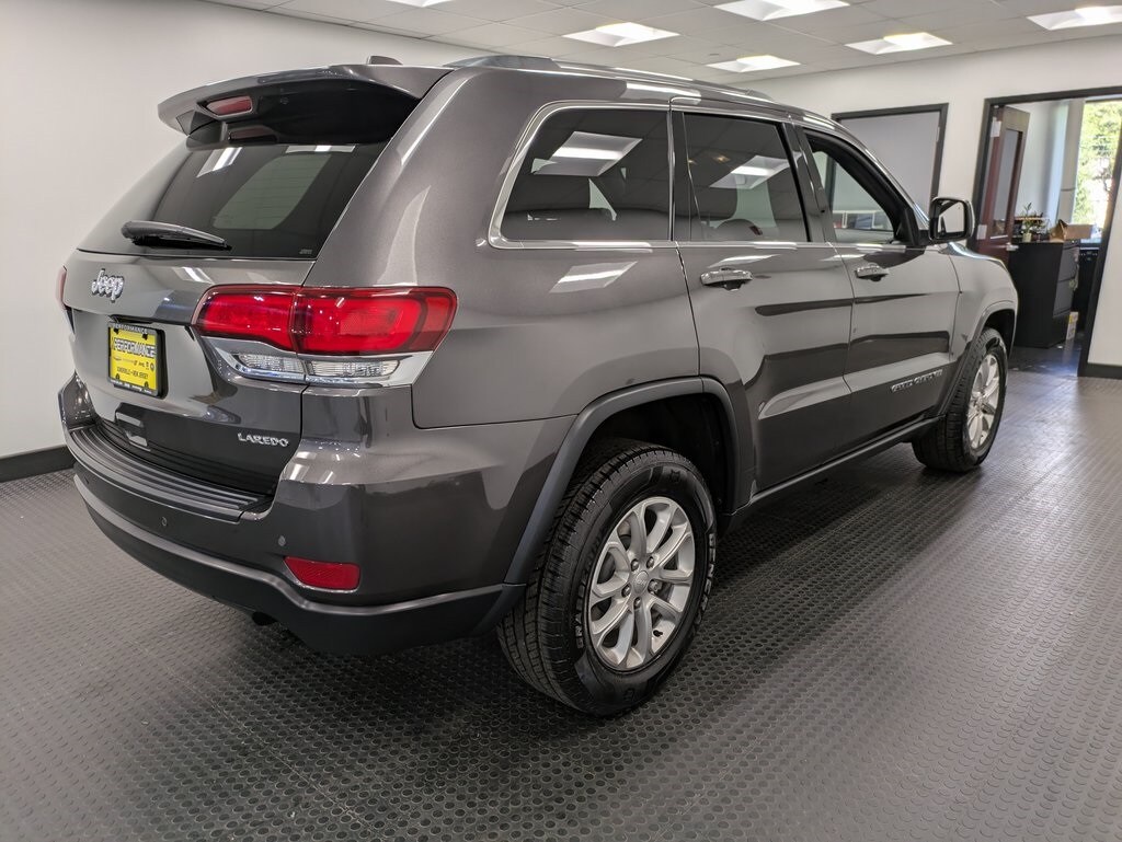 2021 Jeep Grand Cherokee Laredo E photo 2