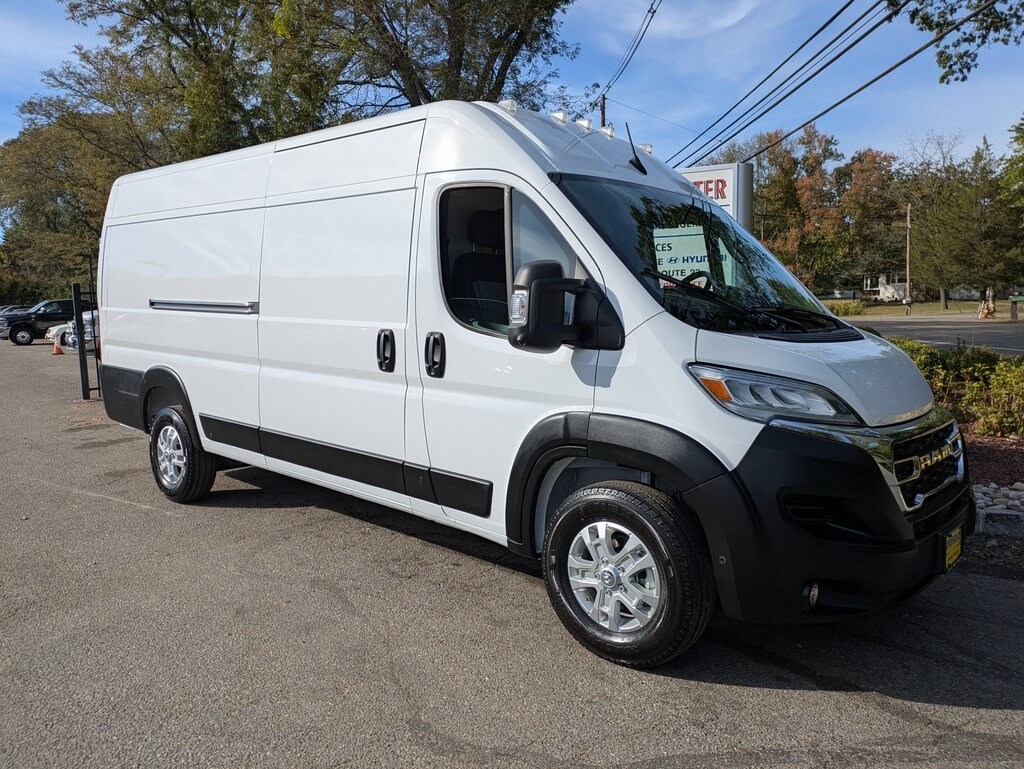 2025 Ram ProMaster 3500 Cargo Van photo 3