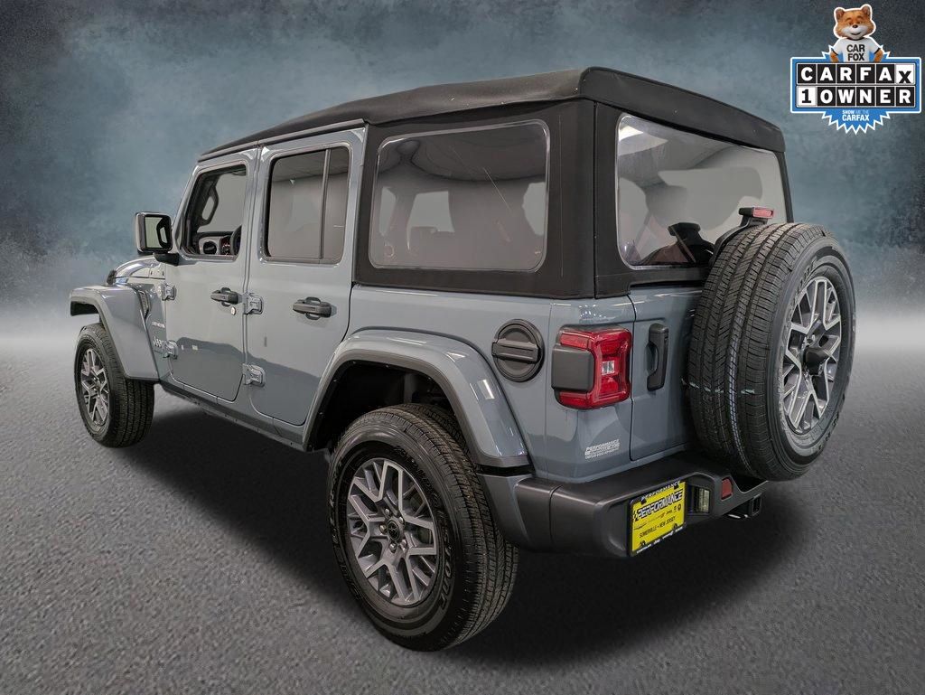 2024 Jeep Wrangler Sahara photo 5