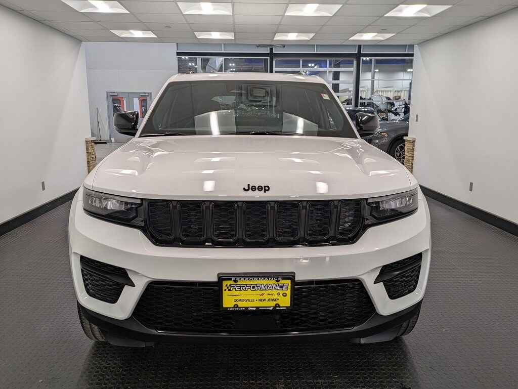 2024 Jeep Grand Cherokee Altitude X photo 2