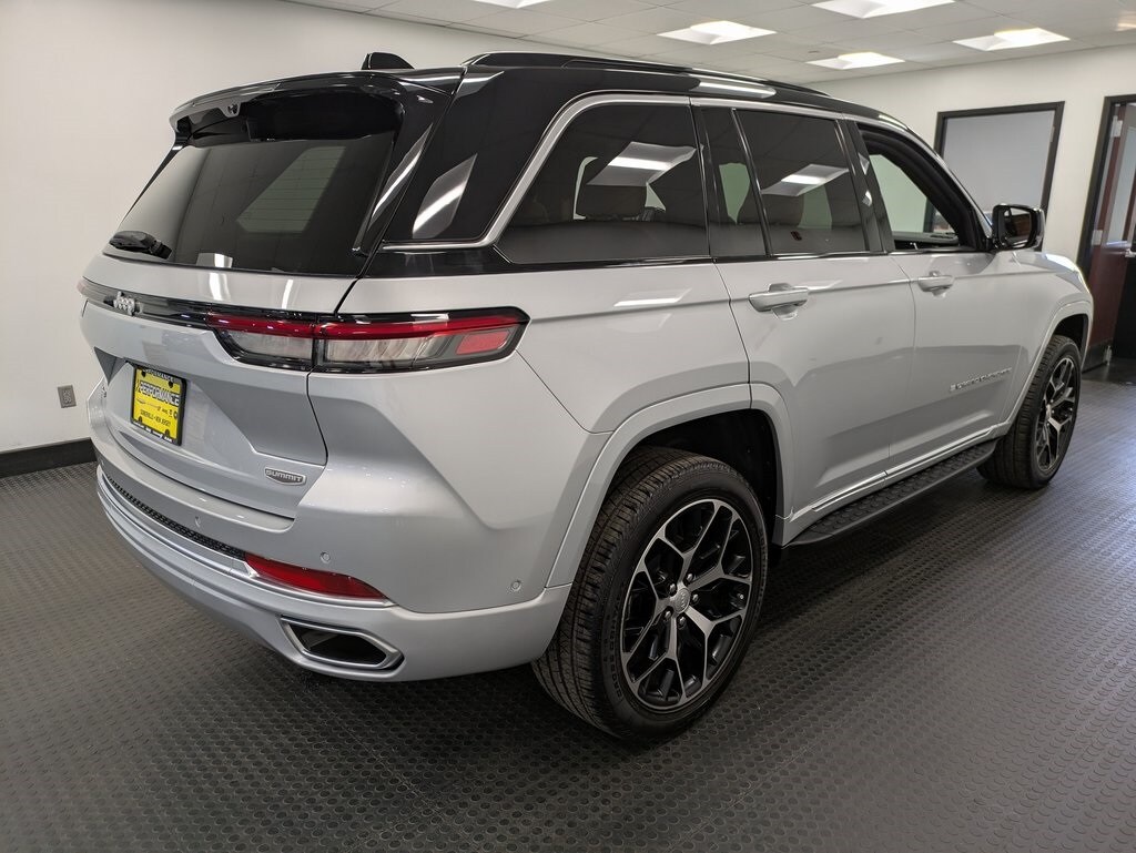 2024 Jeep Grand Cherokee Summit Reserve photo 4