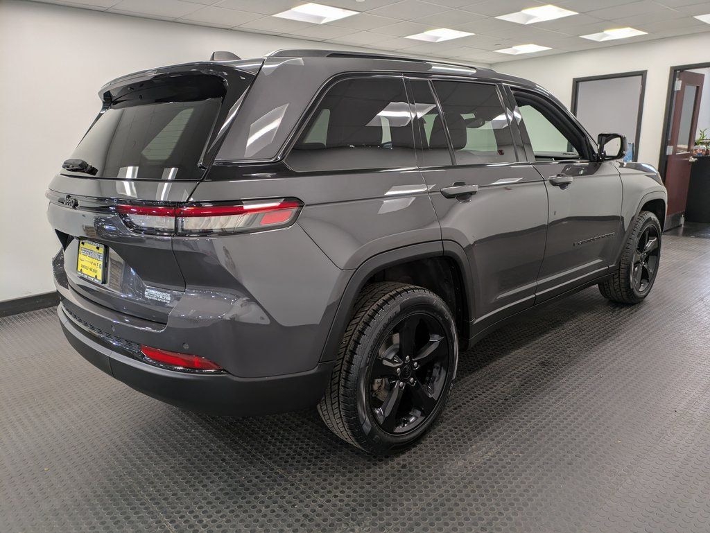 Used 2023 Jeep Grand Cherokee Altitude X SUV