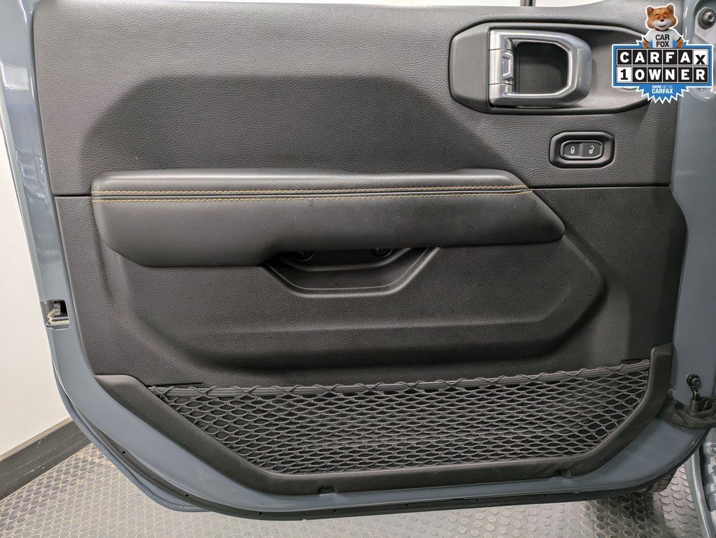 2024 Jeep Wrangler Sahara photo 3