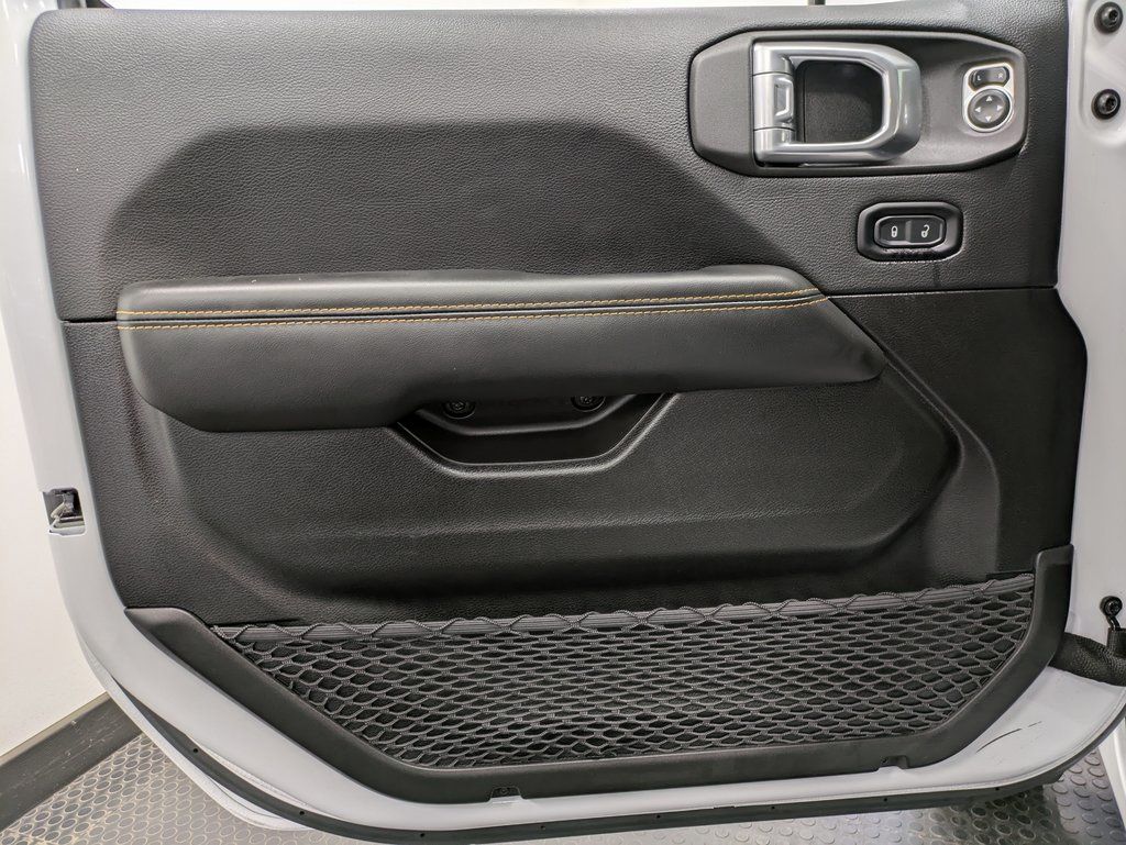 2024 Jeep Wrangler Sahara photo 3