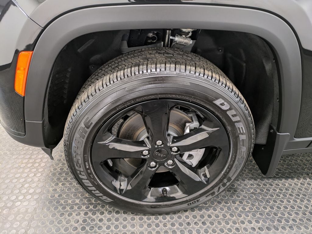2025 Jeep Grand Cherokee L Altitude X photo 6