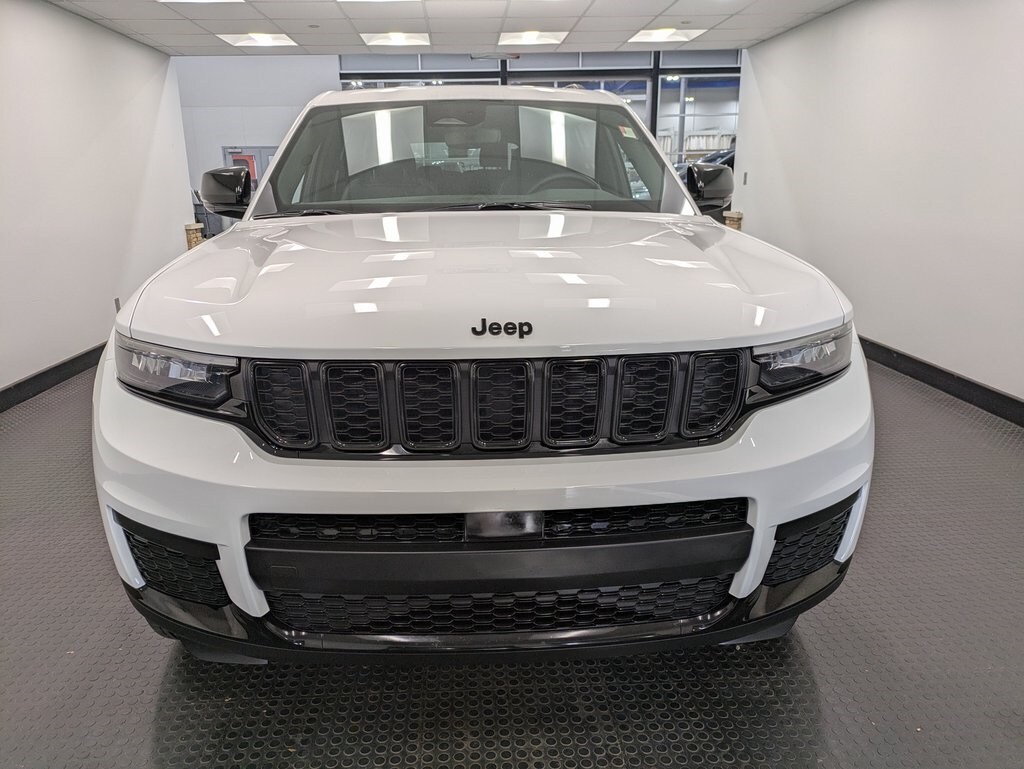 2024 Jeep Grand Cherokee Altitude X photo 2