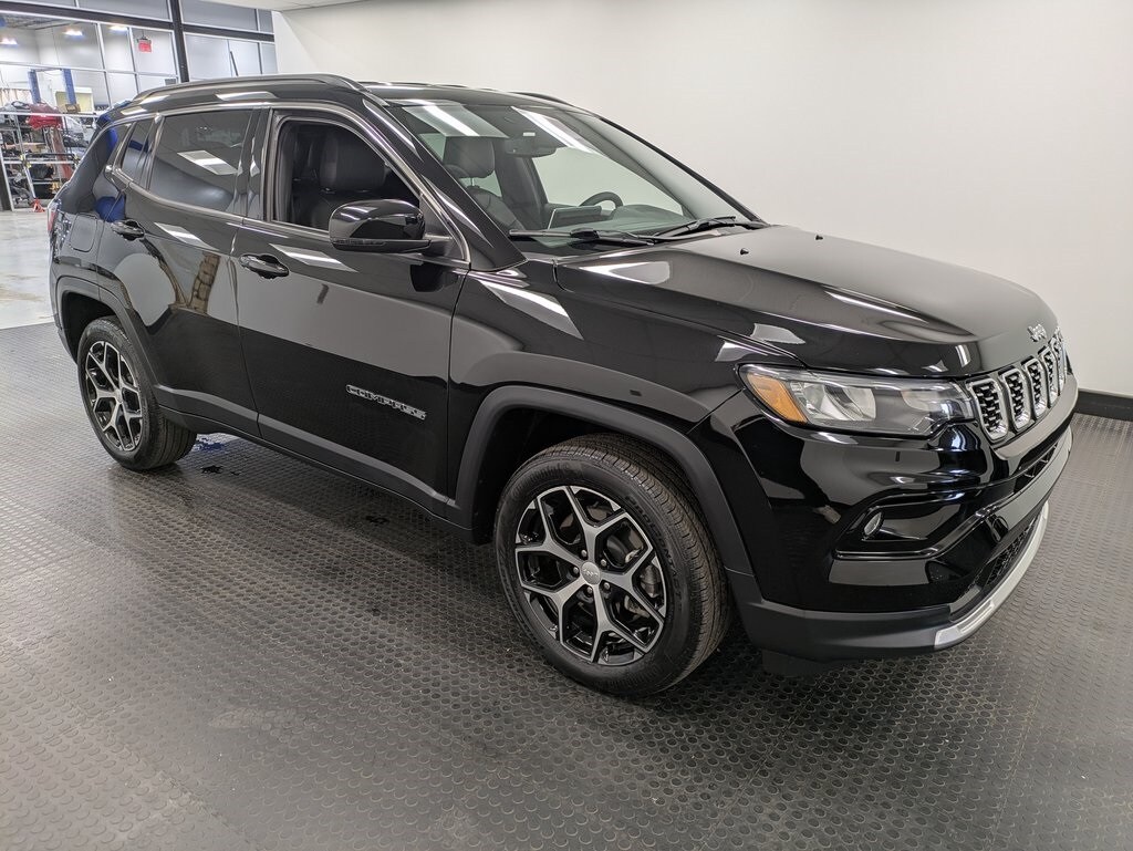 2024 Jeep Compass Limited photo 2