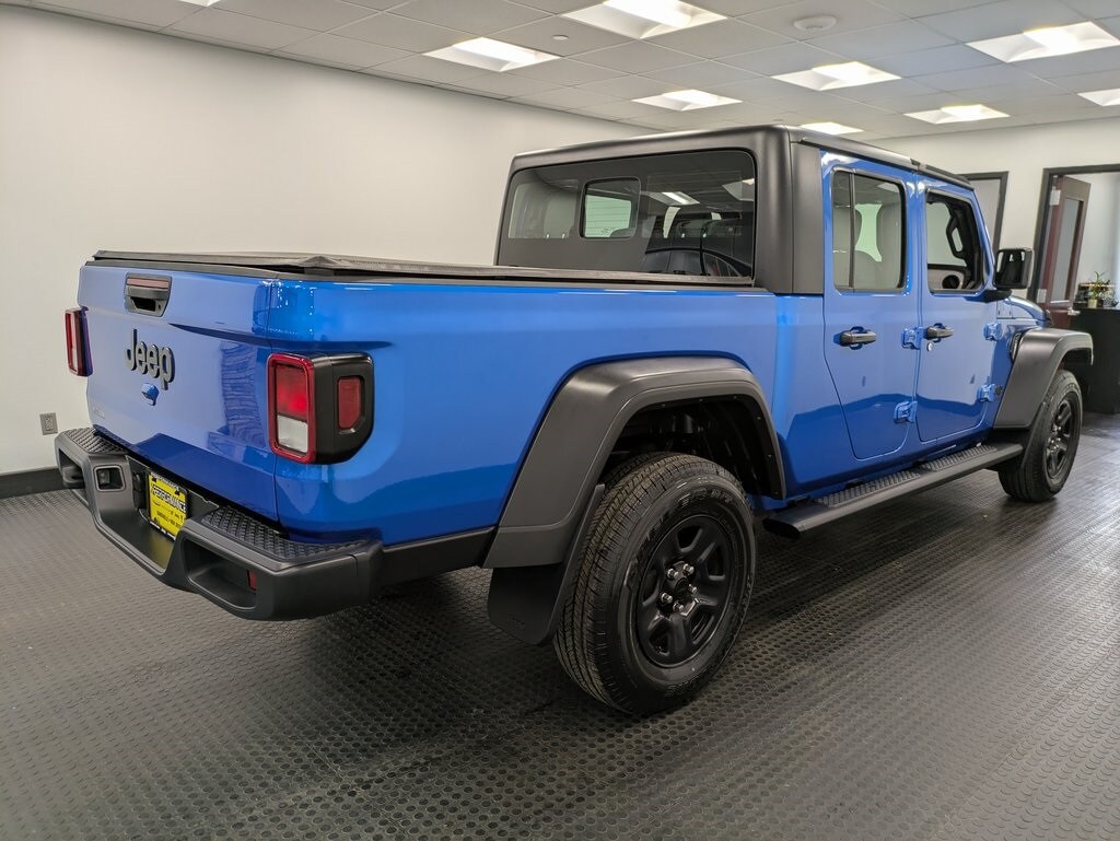 2024 Jeep Gladiator Sport photo 2