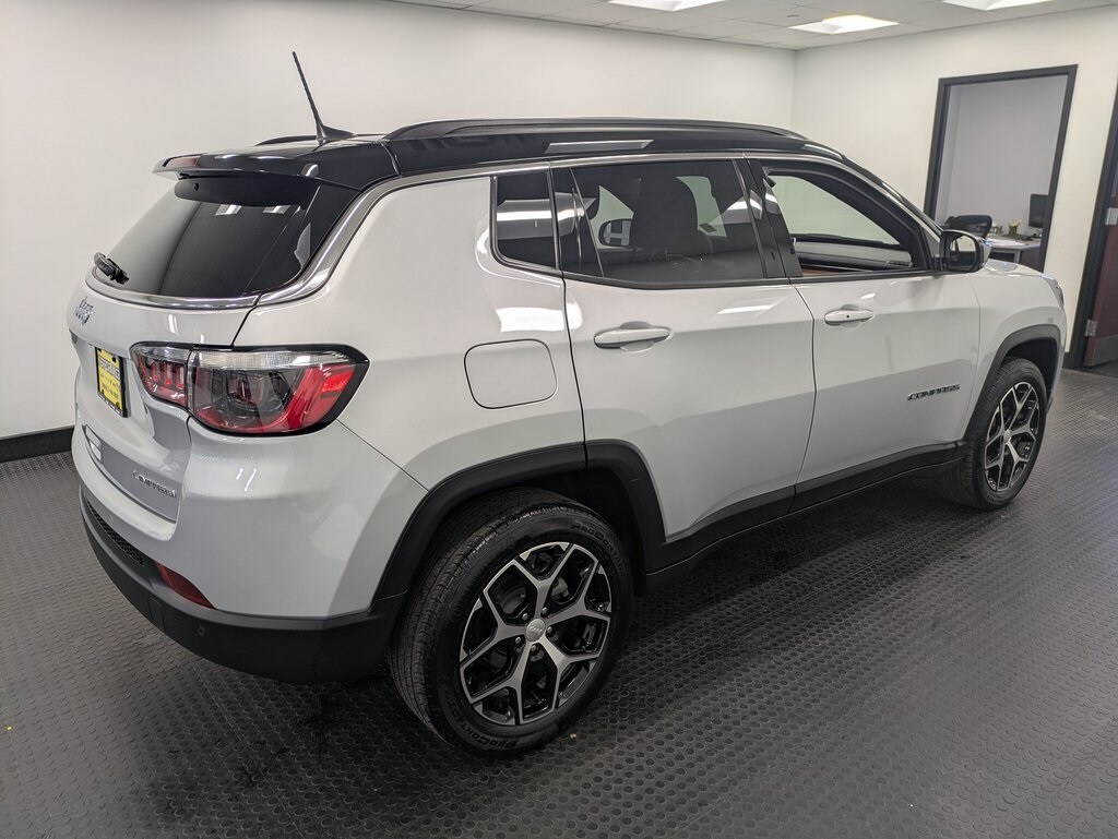 2024 Jeep Compass Limited photo 4