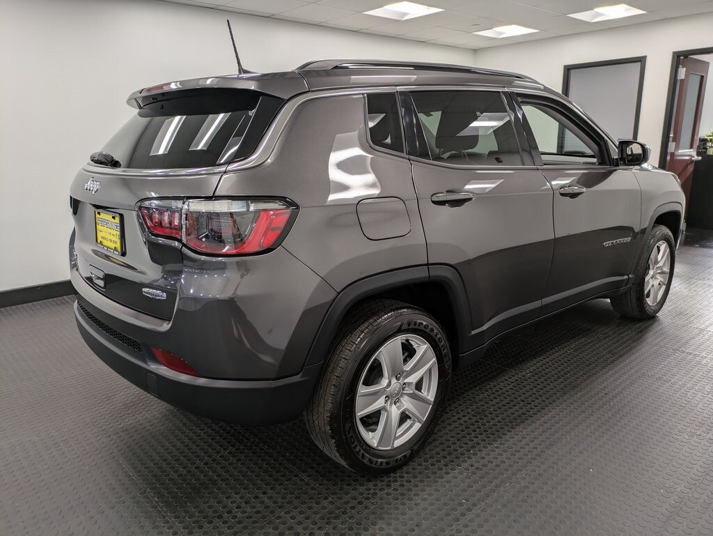 2022 Jeep Compass Latitude photo 4