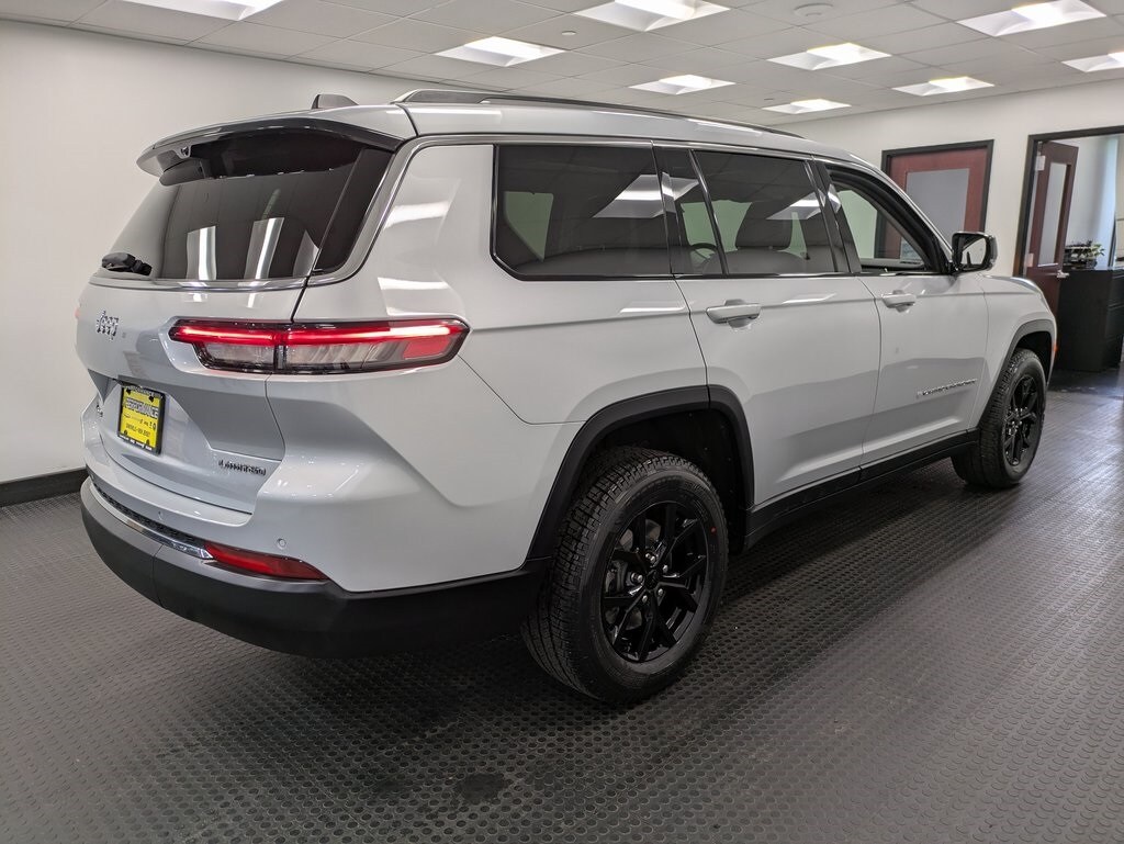 2022 Jeep Grand Cherokee Limited photo 4