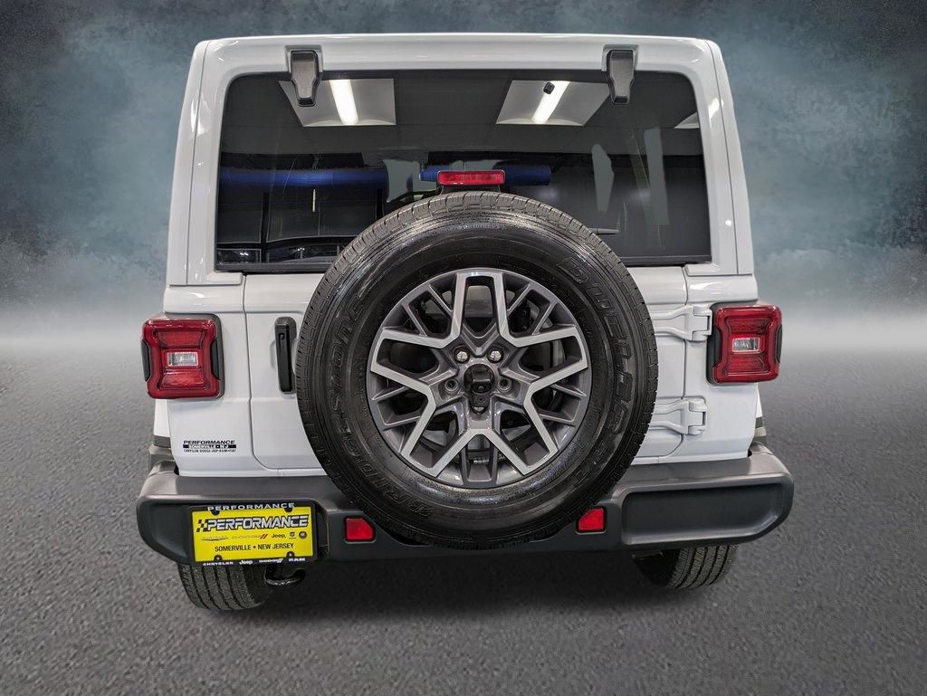 2024 Jeep Wrangler Sahara photo 4