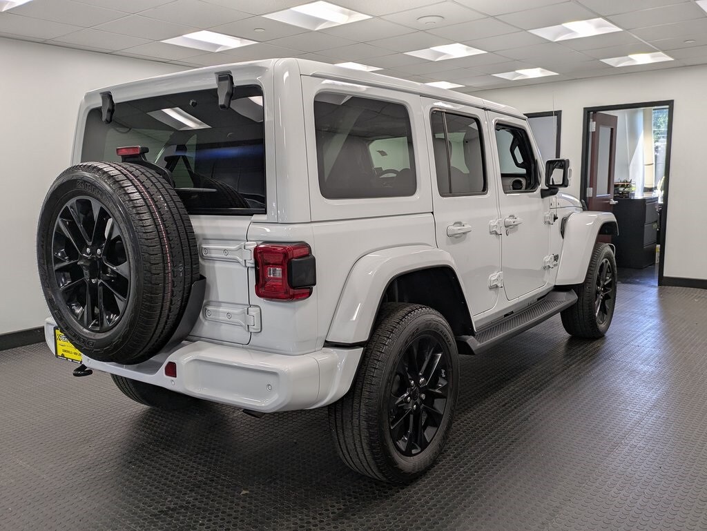 2022 Jeep Wrangler Unlimited Sahara High Altitude photo 4