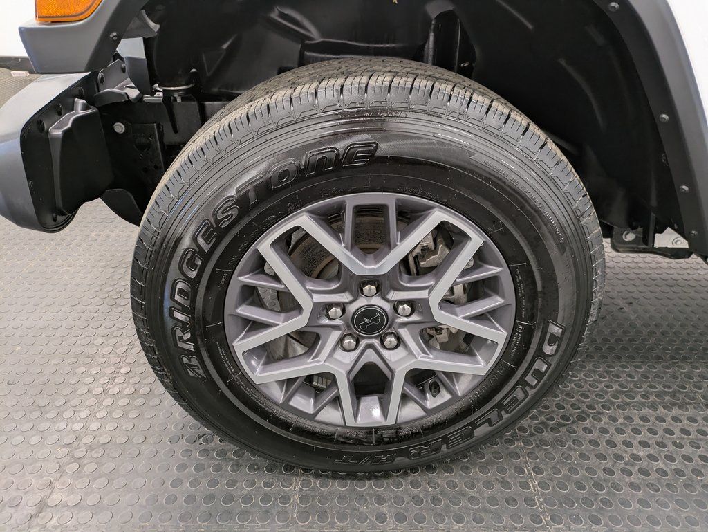 2024 Jeep Wrangler Sahara photo 6