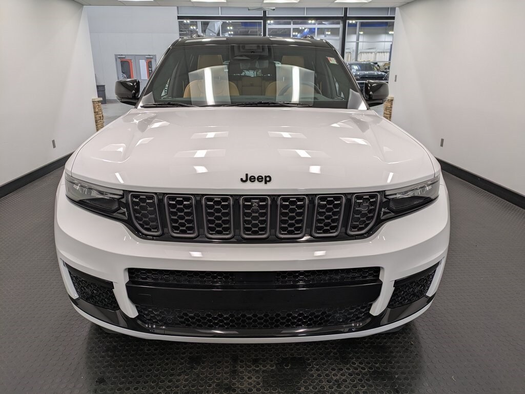 2024 Jeep Grand Cherokee L Summit photo 2