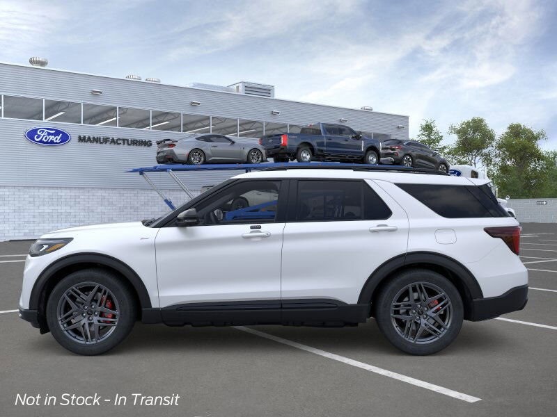 2026 Ford Explorer ST-Line photo 3