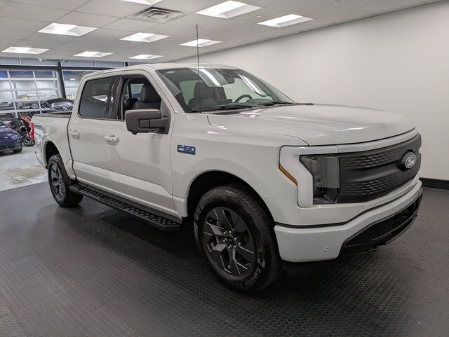 2024 Ford F-150 Lightning photo 3