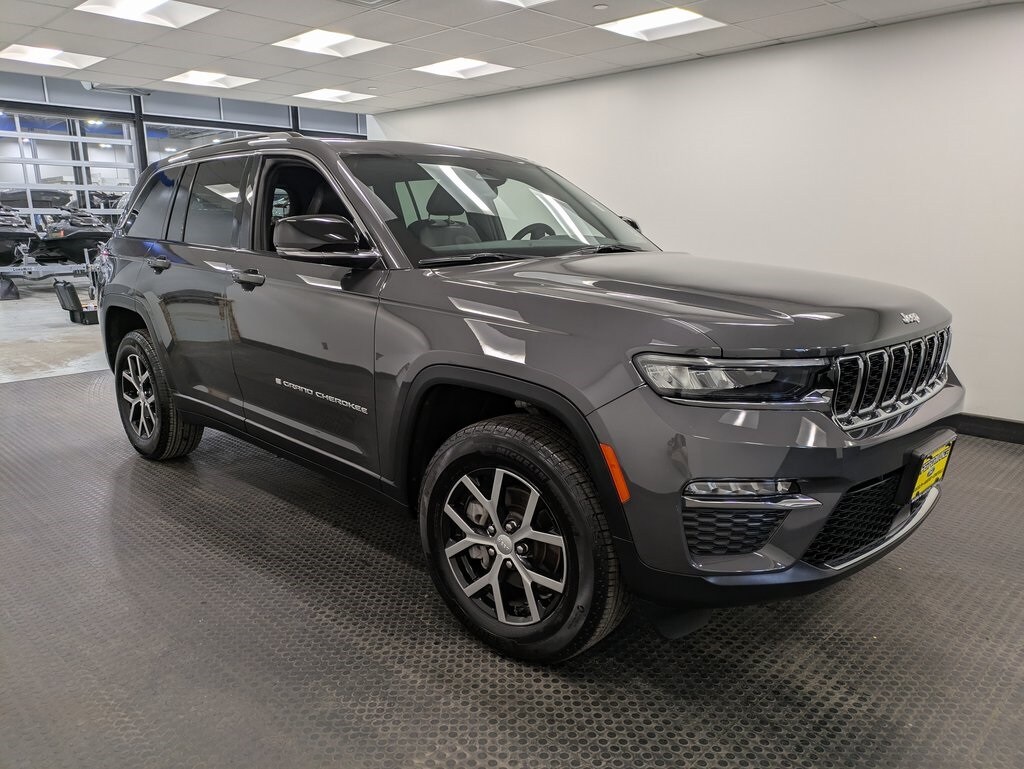 Used 2024 Jeep Grand Cherokee Limited SUV