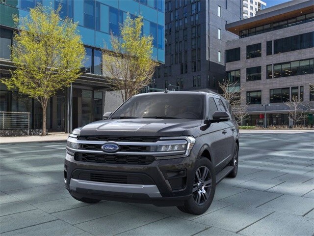 2024 Ford Expedition XLT photo 2