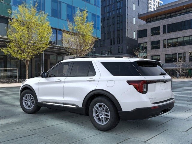 2025 Ford Explorer photo 3