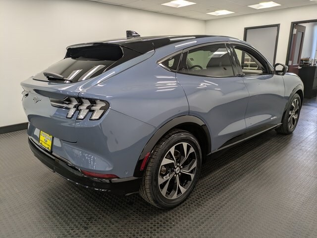 2023 Ford Mustang Mach-E Premium photo 4