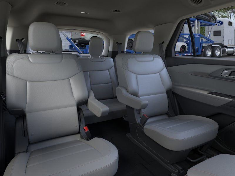 2026 Ford Explorer Active - Photo 13