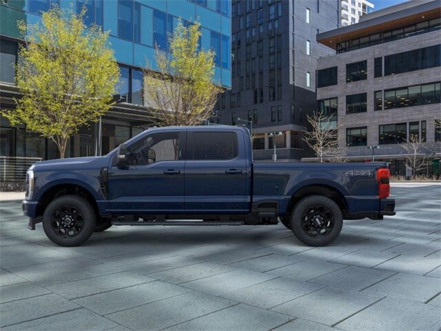 2025 Ford F-350 XLT photo 3