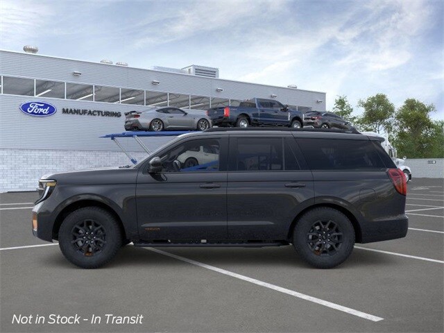 2025 Ford Expedition photo 3