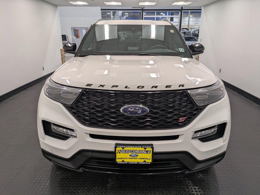 2022 Ford Explorer ST photo 3