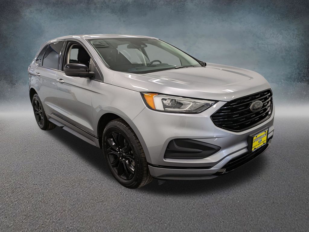 2022 Ford Edge SE photo 3