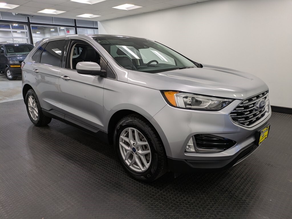 2022 Ford Edge SEL photo 3