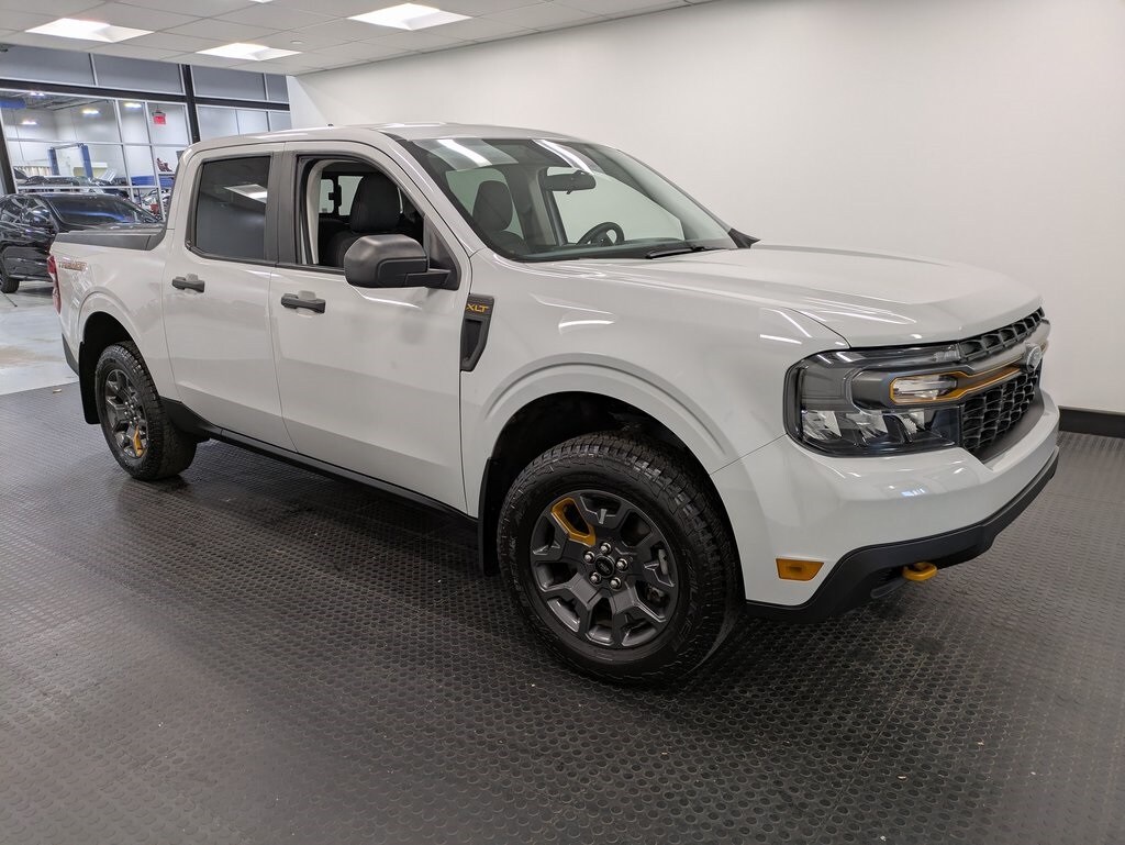 2023 Ford Maverick XLT photo 3