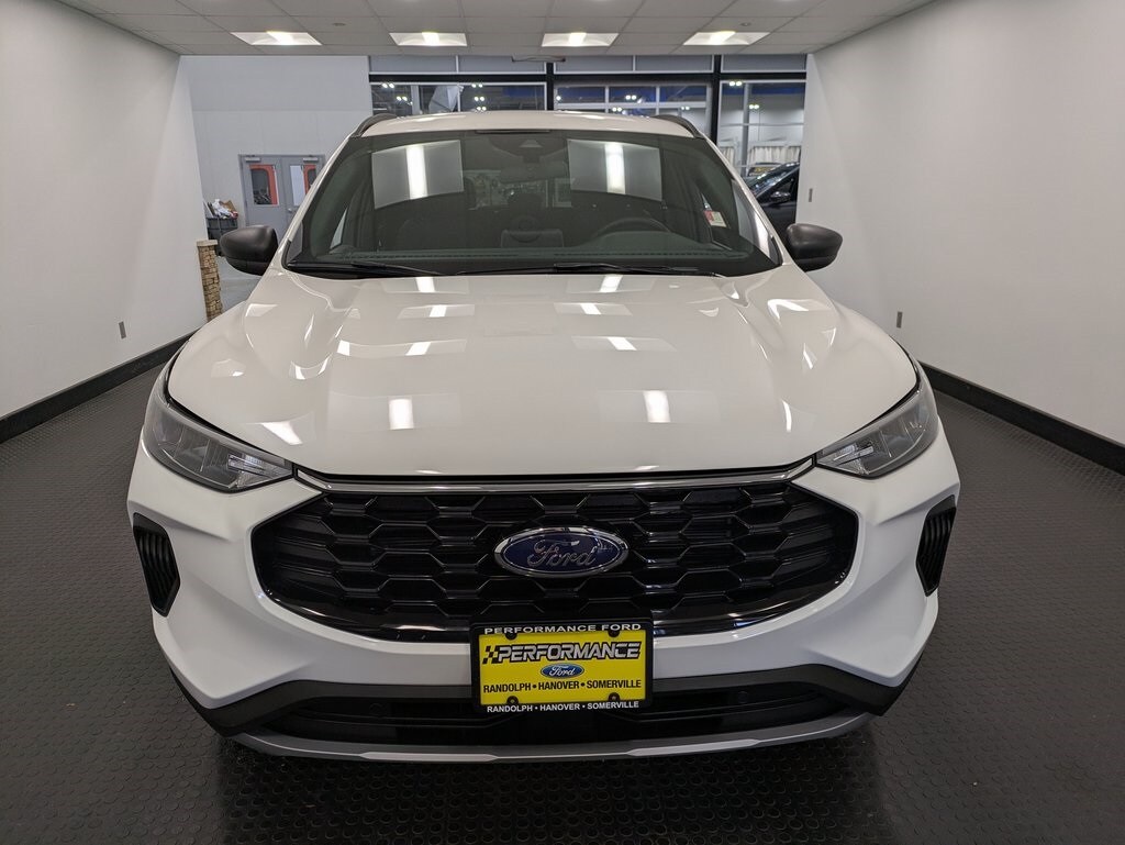 2025 Ford Escape ST-Line photo 2