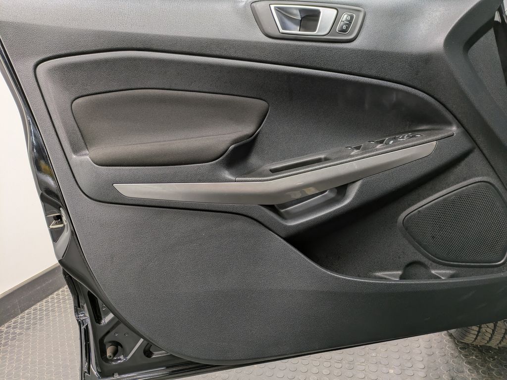 2018 Ford EcoSport SE photo 3